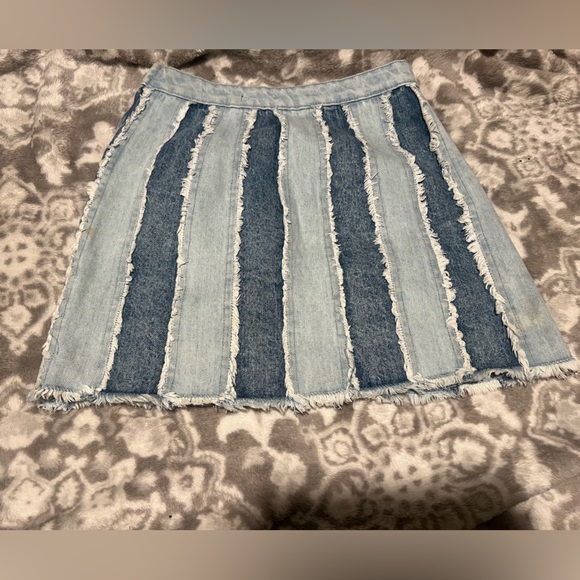 Social Tourist Midi - Denim Two Toned Distressed Skirt - Picture 5 of 7